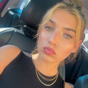 Meet your Posher, Lizzy